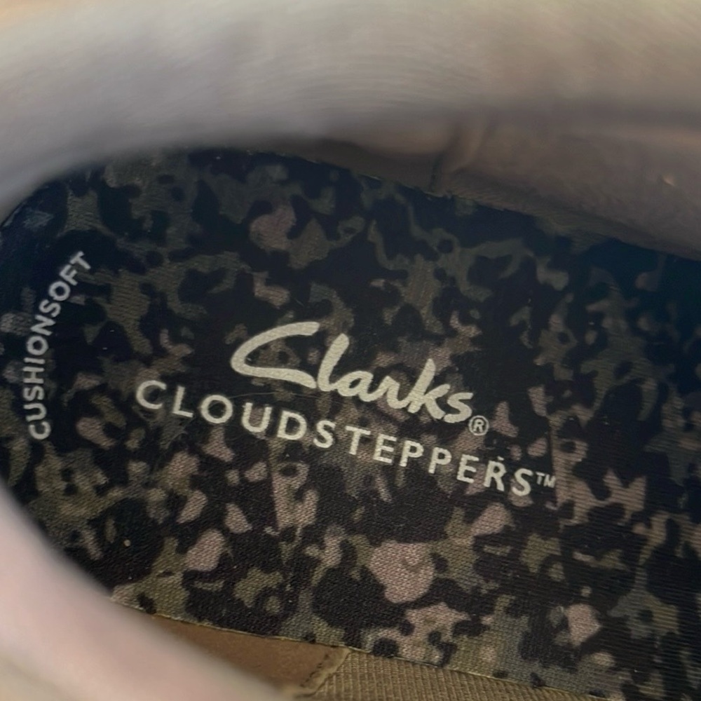 Like New Clarks Breeze Range Slouch Booties Taupe Size 9 - Picture 5 of 9